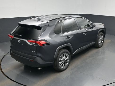 Used 2020 Toyota RAV4 XLE Premium image 42