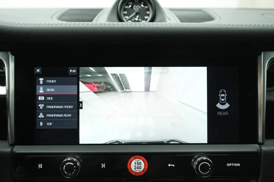 Certified 2026 Porsche Macan AWD/4WD image 19