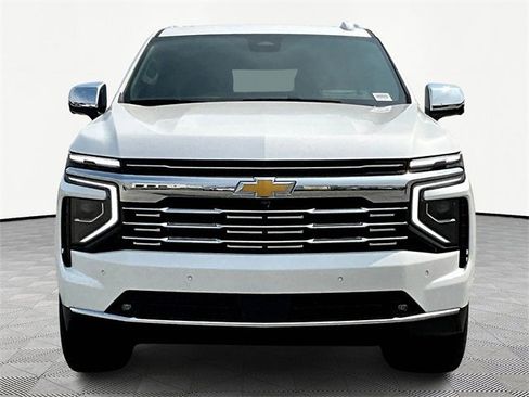 New 2025 Chevrolet Suburban Premier image 2