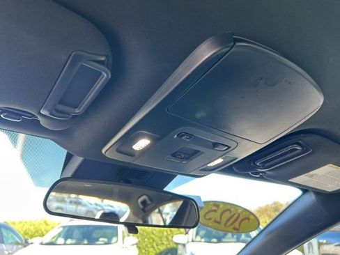 Used 2025 Toyota Camry SE image 27