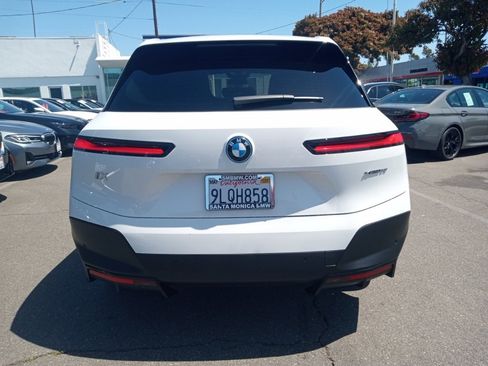 Used 2025 BMW iX xDrive50 image 4