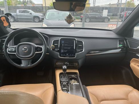 Used 2018 Volvo XC90 T6 Momentum w/ Convenience Package AWD/4WD image 11