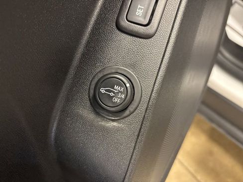 Used 2020 Chevrolet Equinox LT w/ Sport Edition image 35