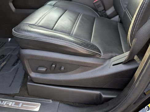 Used 2017 GMC Sierra 2500 Denali w/ Duramax Plus Package image 21