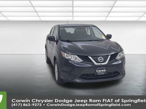 Used 2019 Nissan Rogue Sport S image 4