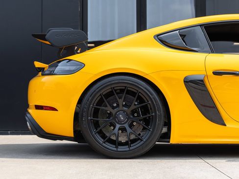 Certified 2025 Porsche 718 Cayman GT4 RS RWD image 37