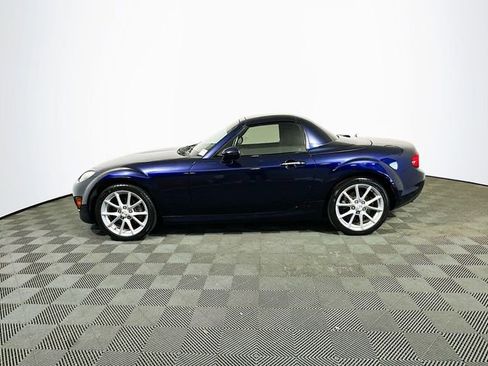 Used 2010 MAZDA MX-5 Miata Touring image 5