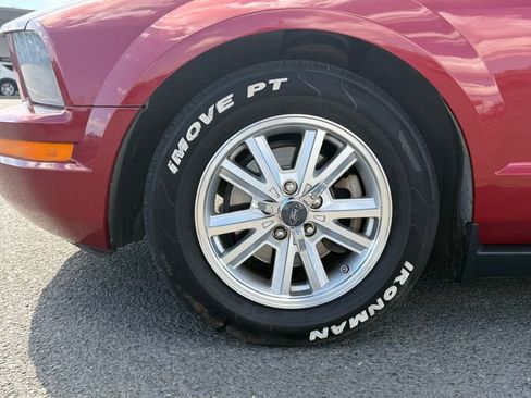 Used 2008 Ford Mustang Convertible image 10