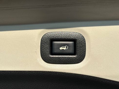 Used 2020 Nissan Rogue SV AWD/4WD image 14