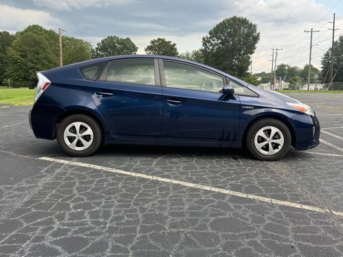 Used 2013 Toyota Prius Two FWD image 11
