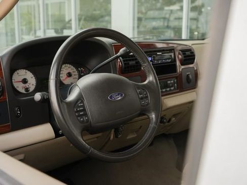 Used 2006 Ford F350 Lariat image 29