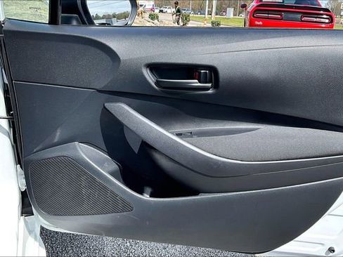 Used 2025 Toyota Corolla LE FWD image 25