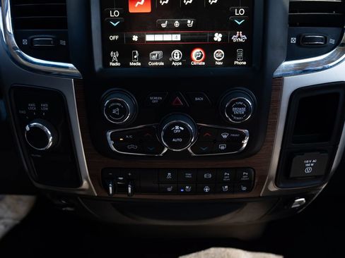 Used 2017 RAM 2500 Laramie w/ Convenience Group AWD/4WD image 16