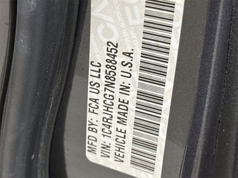 Used 2022 Jeep Grand Cherokee Trailhawk w/ Luxury Tech Group III image 28