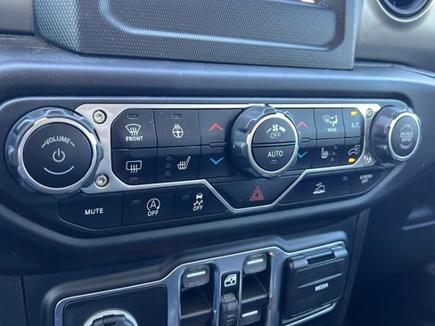 Used 2021 Jeep Wrangler Unlimited Sport AWD/4WD image 18