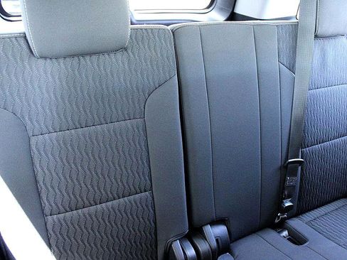 Used 2017 GMC Yukon XL SLE w/ SLE Value Package image 21