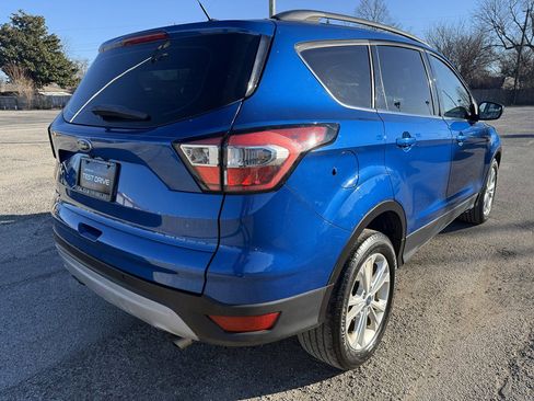 Used 2017 Ford Escape SE w/ Equipment Group 201A image 4