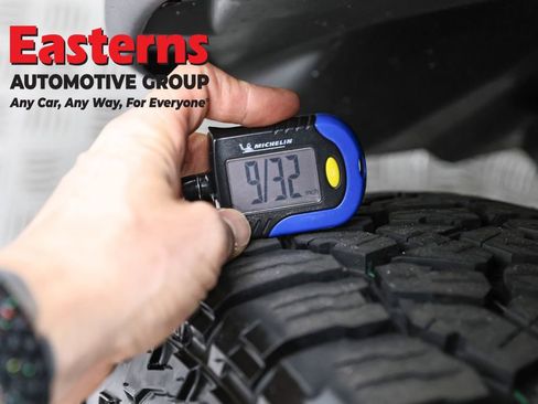 Used 2025 Jeep Compass Trailhawk AWD/4WD image 31