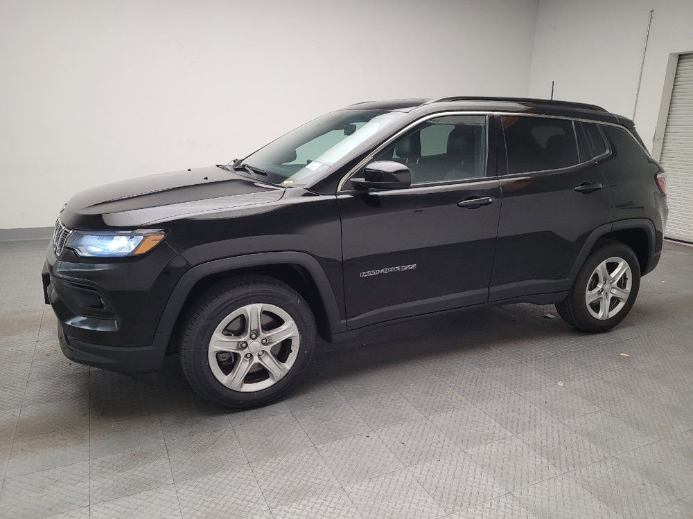 Used 2023 Jeep Compass Latitude AWD/4WD image 2