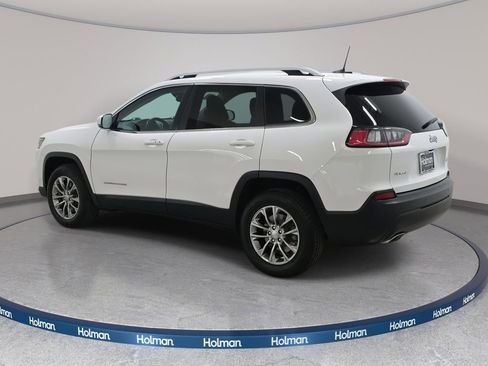 Used 2019 Jeep Cherokee Latitude Plus w/ Comfort/Convenience Group image 8