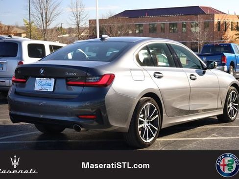 Used 2022 BMW 330i xDrive Sedan w/ Driving Assistance Package image 5