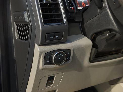 Used 2020 Ford F250 XLT w/ XLT Premium Package image 25