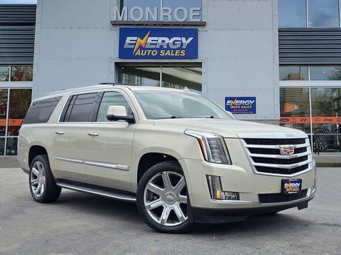 Used 2015 Cadillac Escalade ESV Luxury AWD/4WD image 1