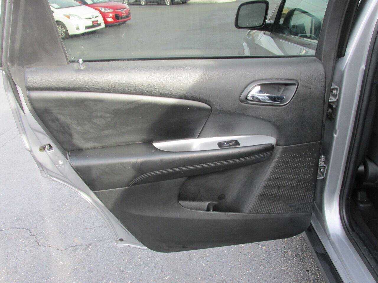Used 2017 Dodge Journey SE w/ Flexible Seating Group FWD image 21