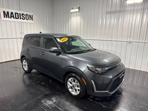 Used 2024 Kia Soul LX w/ Option Group 015 FWD image 7