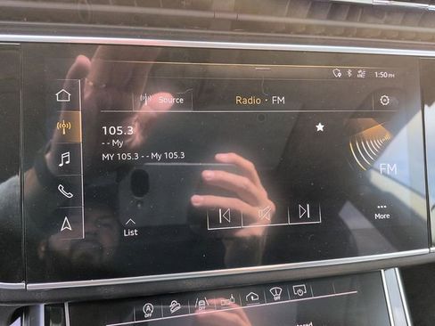 Used 2019 Audi Q8 Prestige w/ Luxury Package image 22