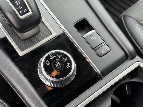 Used 2024 Mitsubishi Outlander FWD image 21