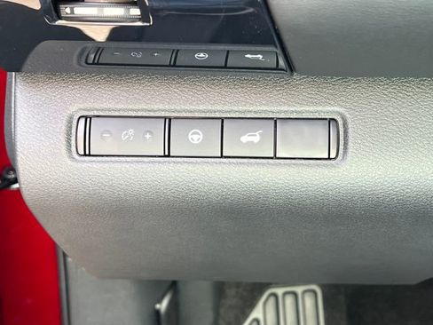 New 2025 Nissan Pathfinder SV w/ SV Premium Package image 12