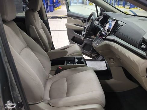Used 2018 Honda Odyssey EX image 8