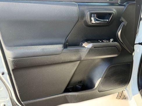 Certified 2022 Toyota Tacoma TRD Sport w/ Technology Package image 13