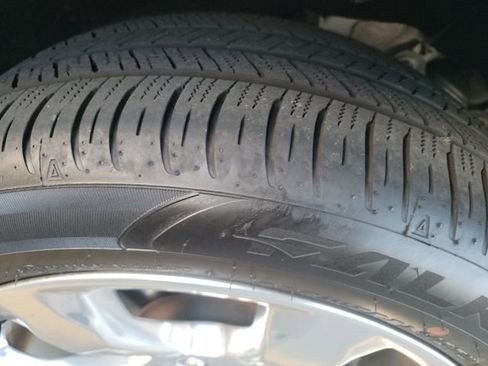 Used 2020 Ford Explorer Platinum w/ Premium Technology Package image 5