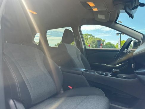 Used 2022 Nissan Rogue SV FWD image 15