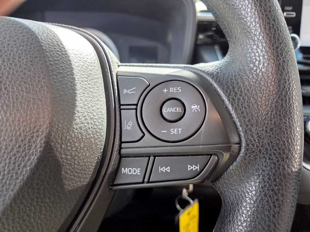 Used 2021 Toyota Corolla LE FWD image 21