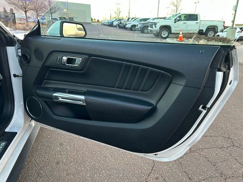 Used 2015 Ford Mustang Premium image 15