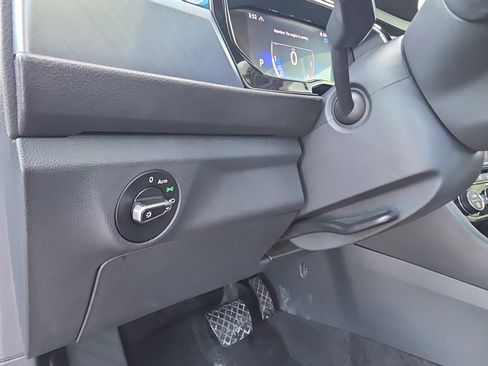 Used 2024 Volkswagen Jetta SE image 18