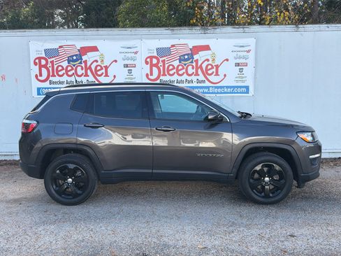Used 2020 Jeep Compass Latitude w/ Popular Equipment Group image 2