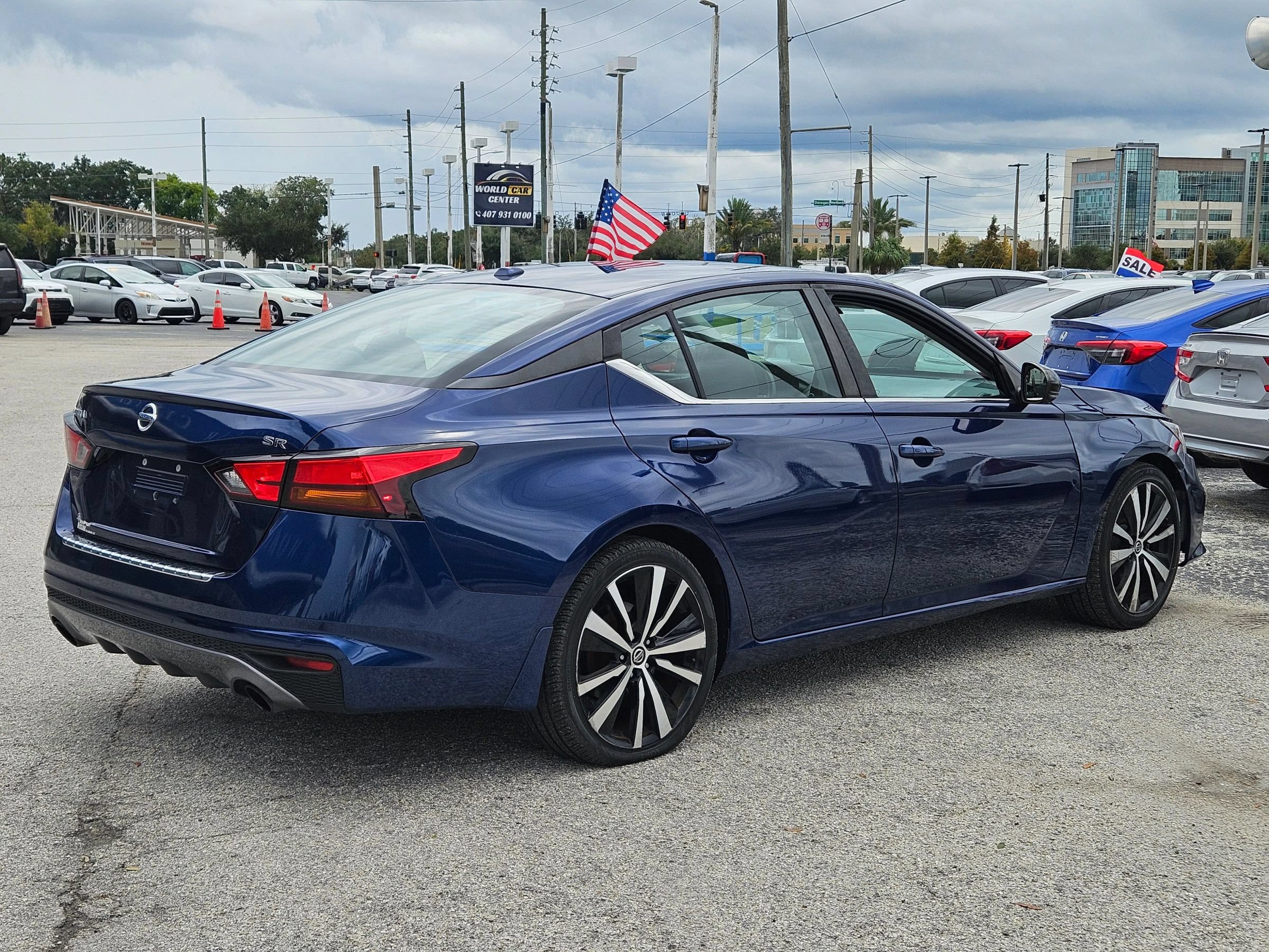 Used 2020 Nissan Altima 2.5 SR w/ Premium Package FWD image 7