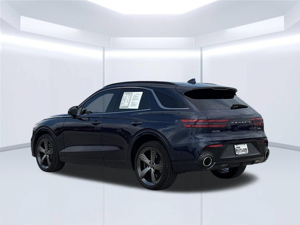 Used 2025 Genesis GV70 3.5T Sport w/ Sport Advanced Package AWD/4WD image 5