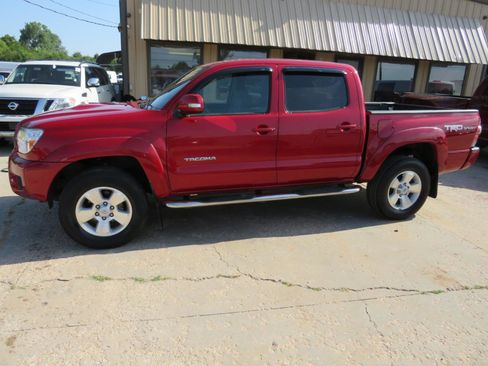Used 2015 Toyota Tacoma 4x4 Double Cab w/ TRD Sport Package image 34