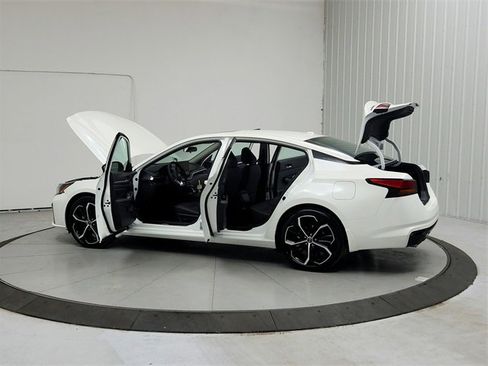 New 2025 Nissan Altima 2.5 SR w/ SR Premium Package image 13