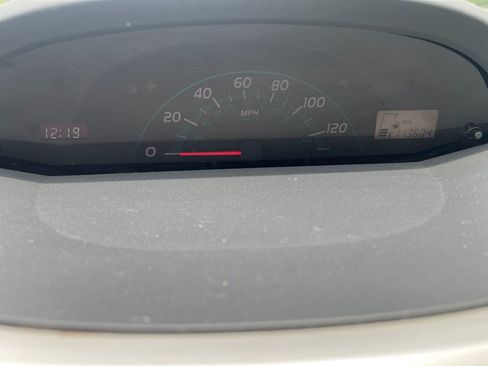 Used 2007 Toyota Yaris 2-Door Hatchback FWD image 20