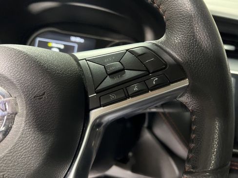 Used 2019 Nissan Kicks SR w/ SR Premium Package FWD image 21