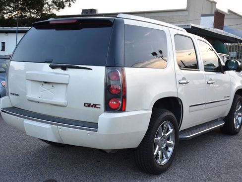 Used 2010 GMC Yukon Denali image 8