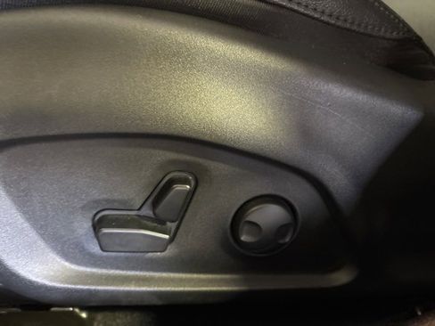 Certified 2024 Jeep Compass Limited image 21