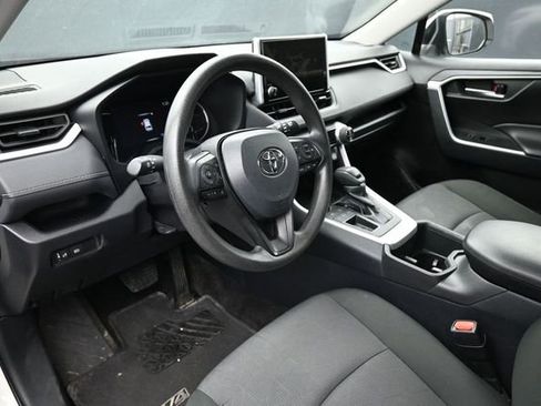 Used 2024 Toyota RAV4 XLE FWD image 11