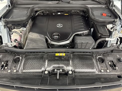 Used 2025 Mercedes-Benz GLS 450 4MATIC image 32